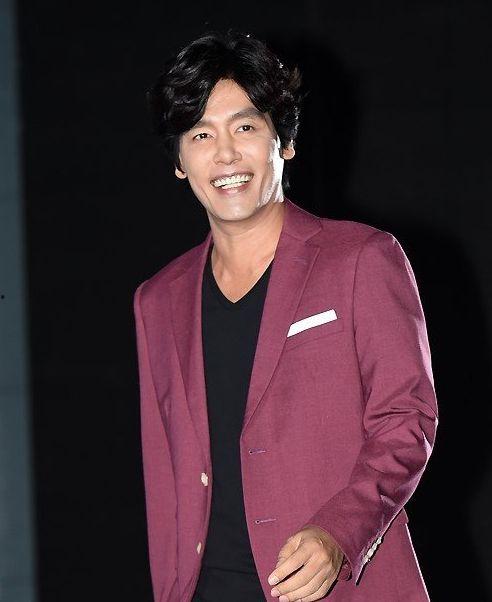 崔成国遇到表情包,网络时代的趣味碰撞